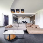 Petosoban stan kod Bogoslovije, 300m2, dve etaže