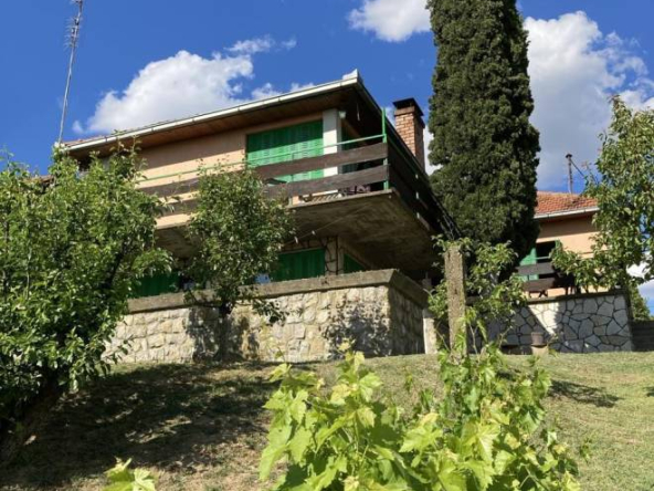 Prodajemo uknjiženu kuću, Crveni breg, 103m2