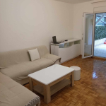 Prodaja stan sa zakupcima Bežanija Beograd vlasnik direktno rampa za invalidska kolica pogled na park ogromna terasa staklena zimska kuća renovirana nameštena zakupna imovina investicija nekretnine kupovina Srbija Ekpo 2027 Surčin