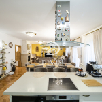 Prodajemo luksuznu kuću na Voždovcu, Jajinci, 500m2