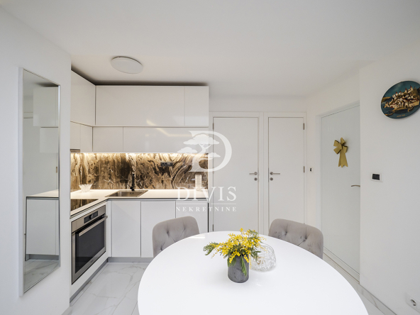 Prodajemo 5.0 stan, Gundulićev venac, 113m2