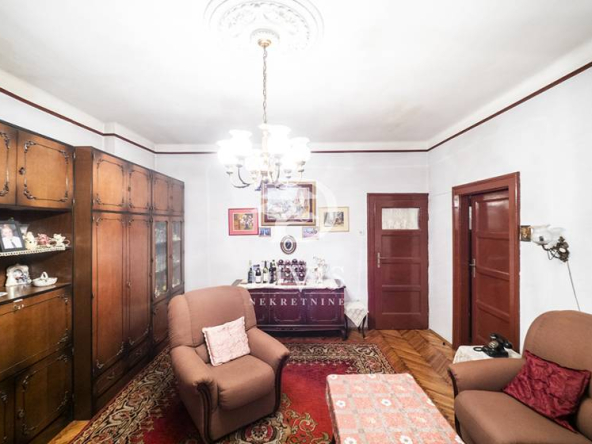 Prodajemo trosoban stan za renoviranje, Molerova ulica, 73m2