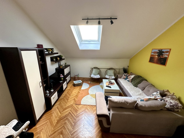 Prodajemo uknjižen, dvosoban stan, Nikolaja Gogolja, 55m2