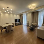 Izdajemo odličan 2.5 stan, 85m2, Internacionalnih brigada, kod Hrama