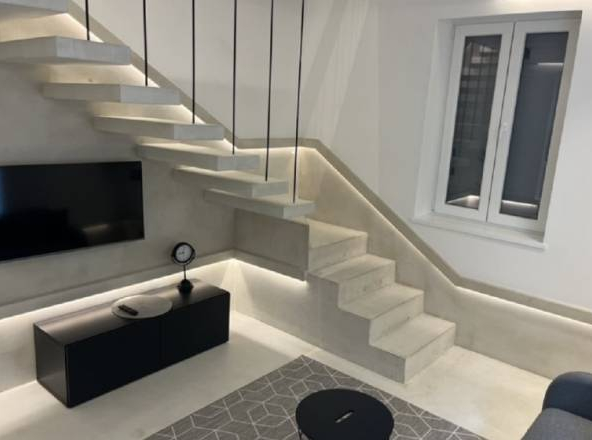 Izdajemo renoviran 2.0 dupleks na Crvenom krstu, 50m2