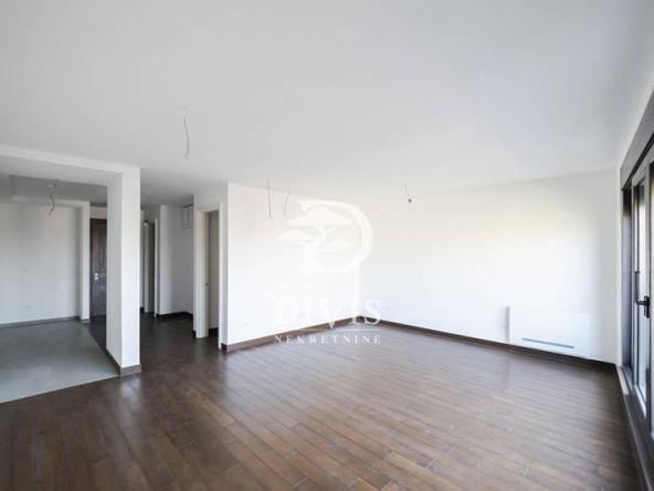 Prodajemo odličan, nov, 4.0 stan, 119m2, kod Kalenić pijaca