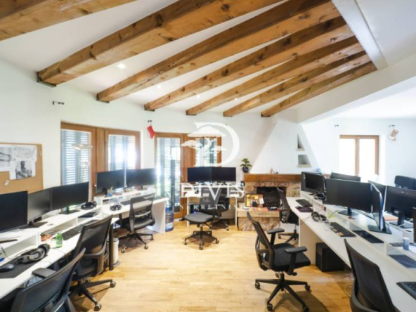 Prodajemo odličnu kuću kod Vera, 300m2, Nikšićka