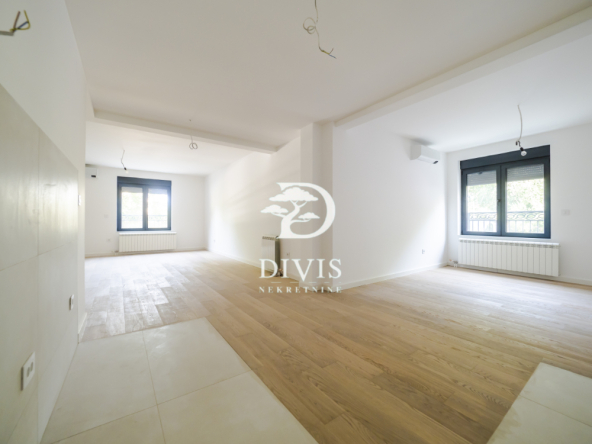 Nov 6.0 stan sa dvorištem, Dunavska, Dorćol, 269m2