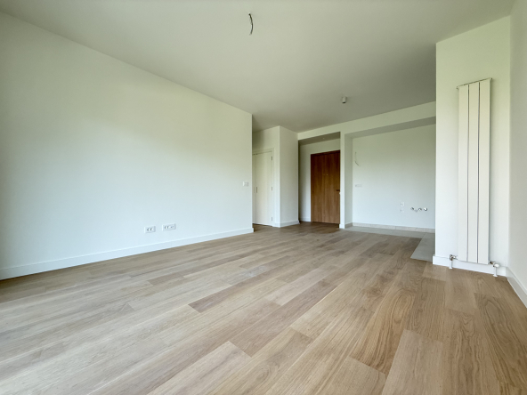 Prodajemo odličan 2.0 stan sa garažnim mestom, BW King s park residence, 55m2