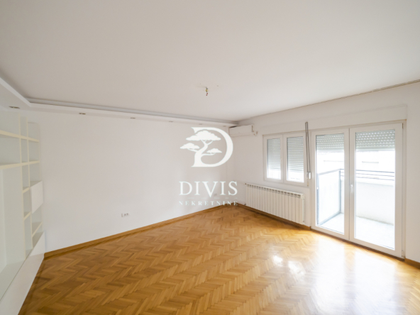 Prodajemo renoviran, trosoban stan kod Kalenić pijace, 77m2