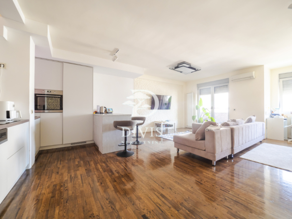 Prodajemo odličan 3.0 stan, 86m2(104m2) na Crvenom krstu, Golubačka ulica