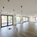 Nov, lux stan, Dedinje, 214m2, tri garažna mesta