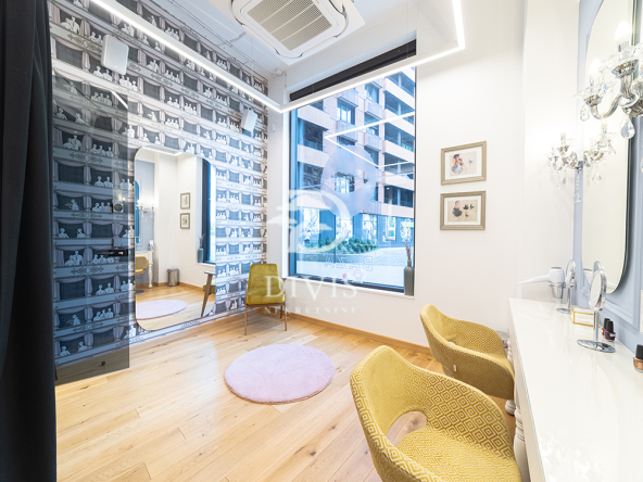 Lokal 289m2 u modernom kompleksu K-Distrikt, Dorćol