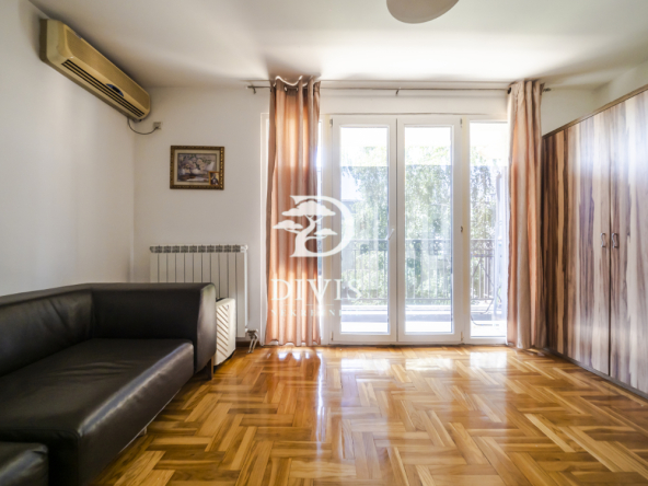 2.0 stan kod Voždovačke crkve, Jove Ilića, 54m2