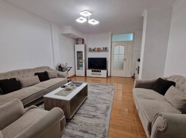 Renoviran, 2.5 stan na Bežanijskoj kosi, 69m2