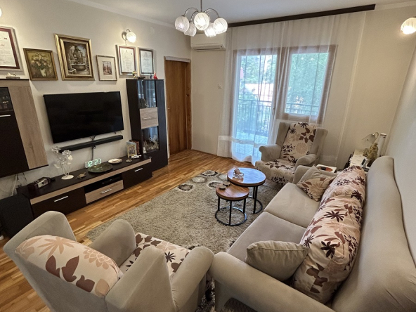 Prodajemo komforan 3.5 stan na Karaburmi, 78m2