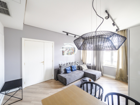 Trosoban stan u pešačkoj zoni, kod Knez Mihailove