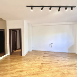 Izdaje se svetao trosoban stan na Vračaru sa garažom, 111m2