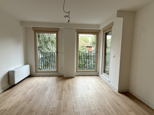 Izdajemo nov 4.0 stan sa garažnim mestom, Loznička, kod Beogradskog dramskog pozorišta