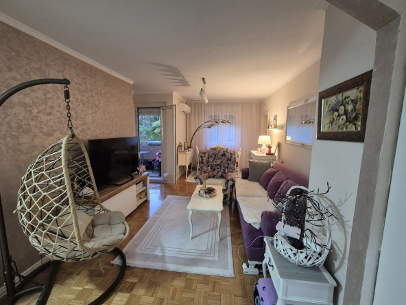 Prodajemo odličan 2.5 stan, Gandijeva ulica, 51m2, Blok 64