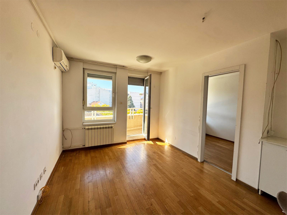 Funkcionalan 2.5 stan, Dimitrija Tucovića, 58m2