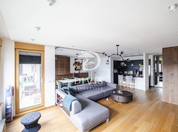 Lux namešten 3.0 stan u kompleksu Exing Home 65