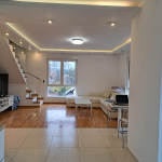 Troiposoban dupleks u Zemunu sa dva parking mesta, 85m2