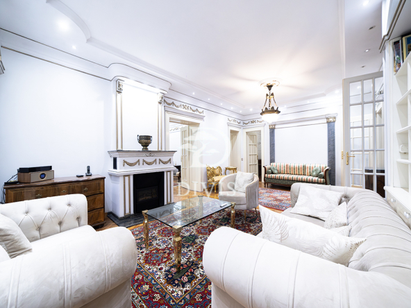 Salonski stan u Maršala Birjuzova, 125m², balkon, podrum