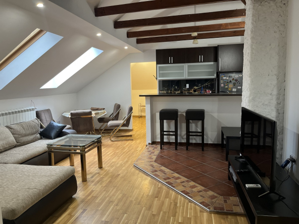 Odličan 2.5 stan u kući, Voždovac, Šumice, 68m2