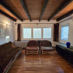 Prostran 3.5 stan u kući kod Olimpa, garaža, 102m2