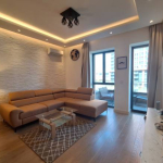 Luks opremljen stan sa terasom u zgradi Scala,78m2