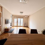 Prodajemo renoviran 2.0 stan, Blok 61, 61m2