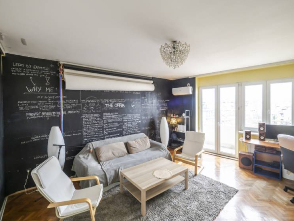 Troiposoban stan Kralja Petra, Dorćol, 99 m²