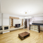 Prostran 4.0 stan na uglu Krunske i Kumanovske, 105m2