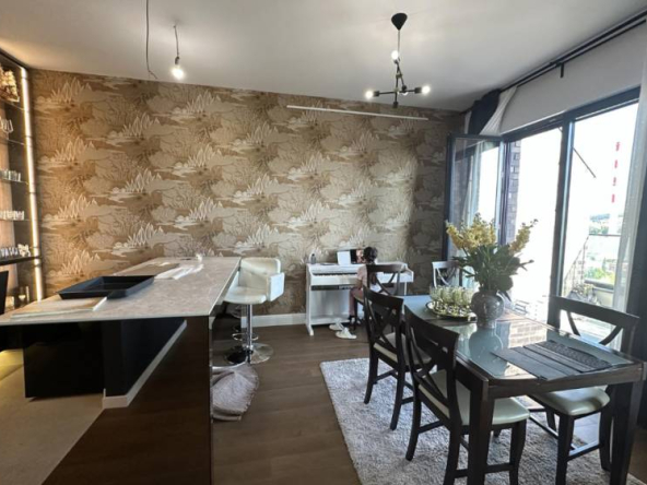 Luksuzni penthaus u kompleksu Lastavica sa pogledom, 112m2