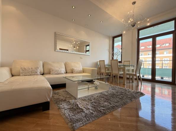 Moderan 2.0 stan kod Hrama, Vračar, 62m2, namešten