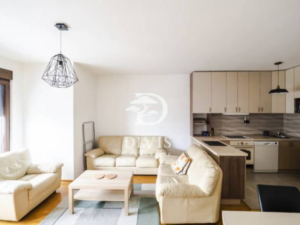 Dvoiposoban stan 60 m² u blizini TC Zira, Stjepana Ljubiše