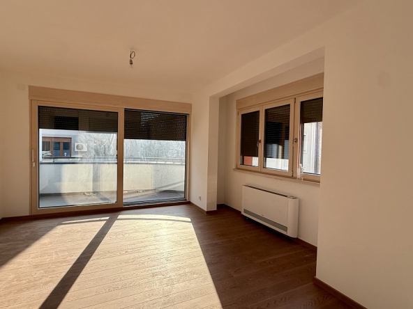 4.0 stan u novoj zgradi na Vračaru, kod Hrama 89m2