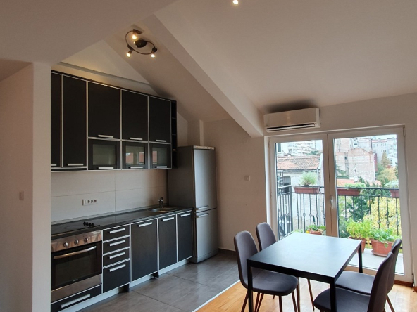 Dvoiposoban stan na prodaju, Kopitareva gradina,55m2