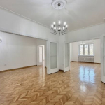 Četvoroiposoban salonski stan za izdavanje u centru, 136m2