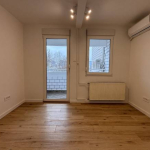 Poslovni prostor kod Arene, 3 garažna mesta, 73m2