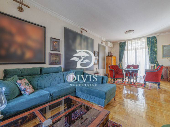 Porodična kuća u ulici Milice Milojković na Voždovcu, 377m2, 4 ari placa