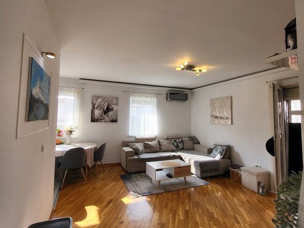 Namešten 3.0 stan u ulici Živka Davidovića, 83m2