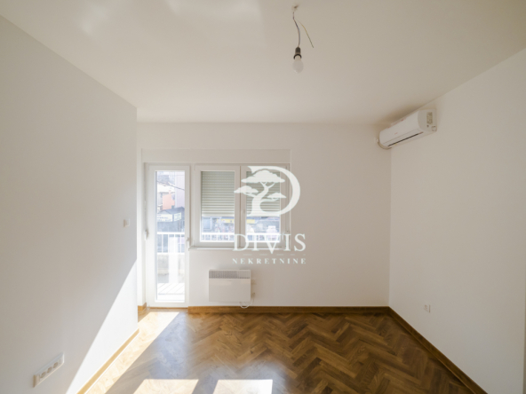 Prodajemo renoviran 3.0 stan, Južni bulevar, 78m2