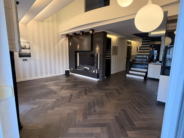 Četvorosoban luksuzan dupleks sa dva garažna mesta, 117m2