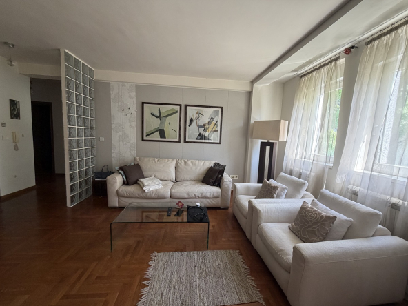 Izdajemo 3.0 stan na Dorćolu, Knez Miletina, 66m2