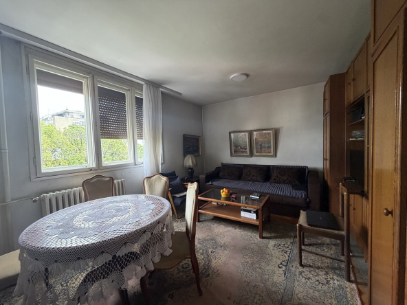 Prodajemo 2.0 stan na Karaburmi Jabučka ulica 49m2