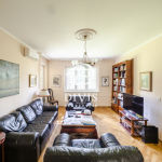 Stan sa terasom i parkingom u mirnom delu Dedinja, 98m2