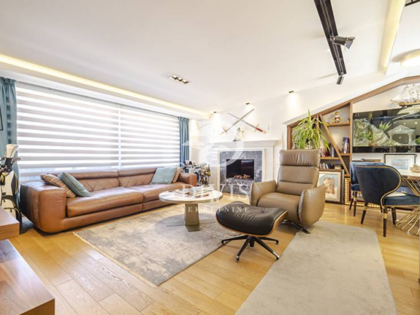 Prodajemo kompletno opremljen 3.0 stan, Šumatovačka ulica