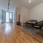 Dvoiposoban stan u Zemunu sa pogledom na park i terasom, 54m2